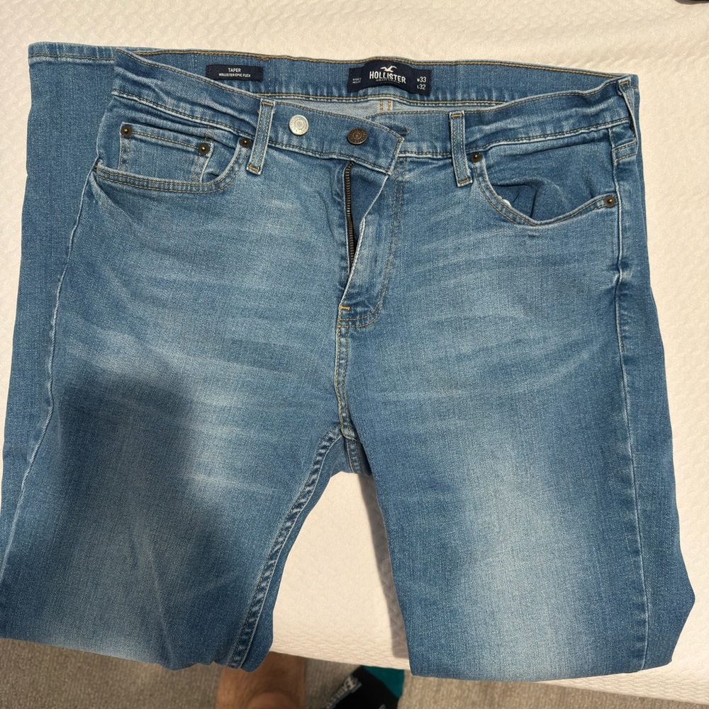 Hollister Men’s 33x32 Taper Blue Jeans